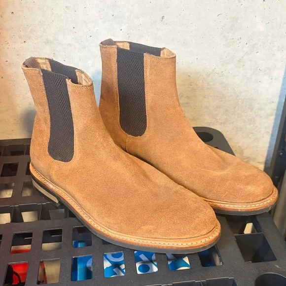 Classic Men’s Chelsea Suede Boots in Tan - Picture 2 of 4